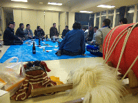 ��������{��